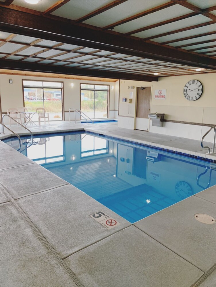 Book Super 8 By Wyndham Watertown Wi In Watertown Hotelscom