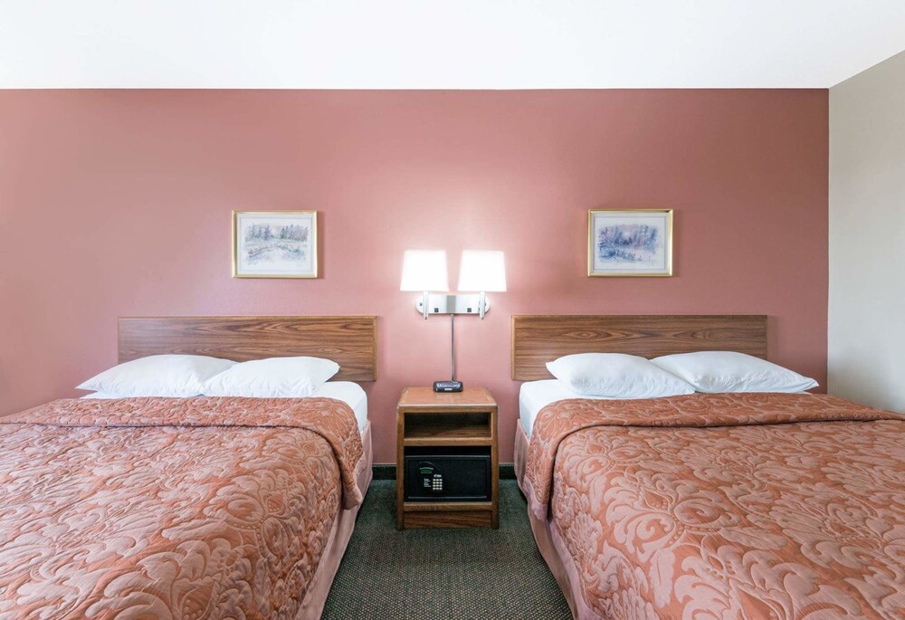 Book Super 8 By Wyndham Perham In Hotels Super 8 By Wyndham Perham Room 2 Double Beds Non Smoking