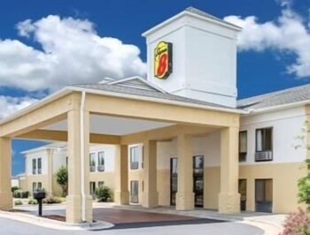 Top 10 Hotels In Lewisville North Carolina