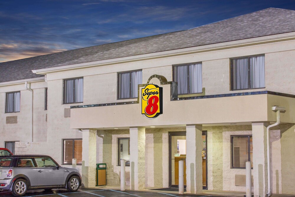 Book Super 8 Bedford In Hotels Super 8 Bedford
