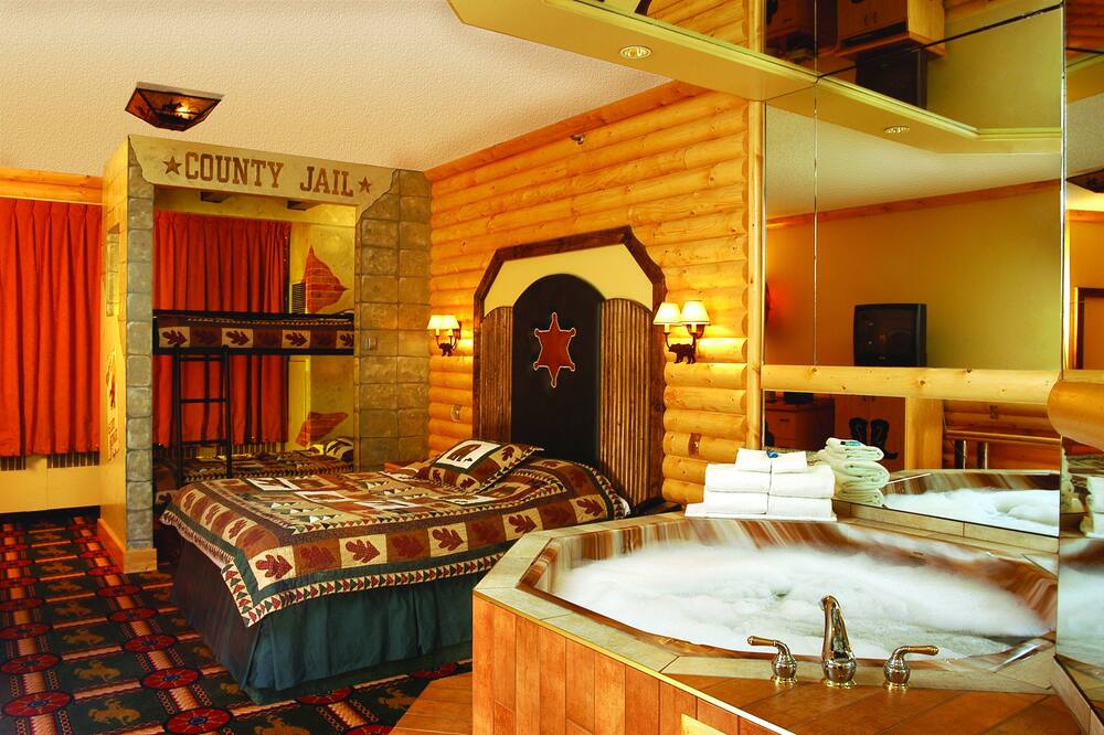 Fantasyland Hotel In Edmonton Hotels Com Fantasyland Hotel In Edmonton Hotels Com