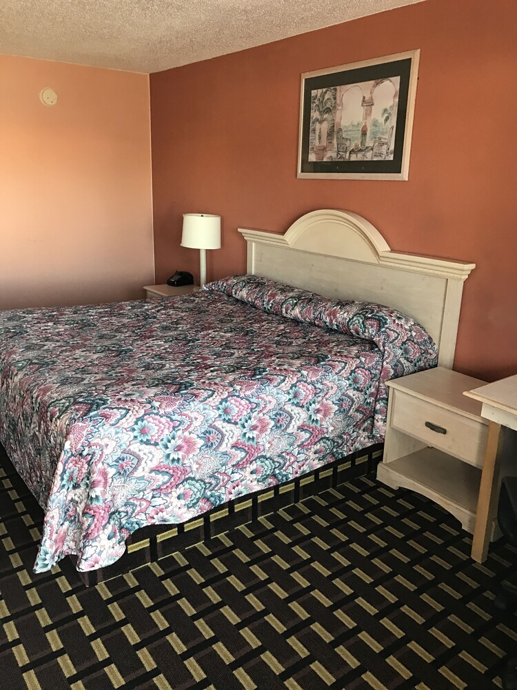 Book Relax Inn In Thomasville Hotels Com