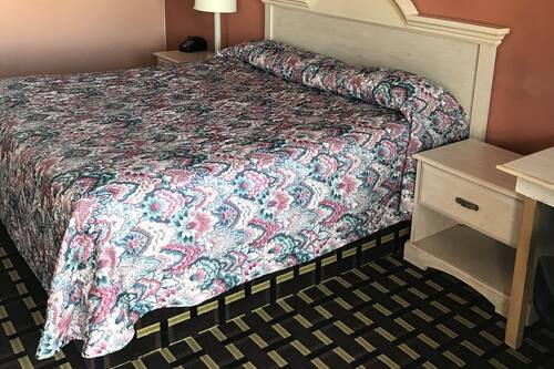 Book Relax Inn In Thomasville Hotels Com