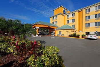Top 10 Orlando Hotels Near Seaworld Florida