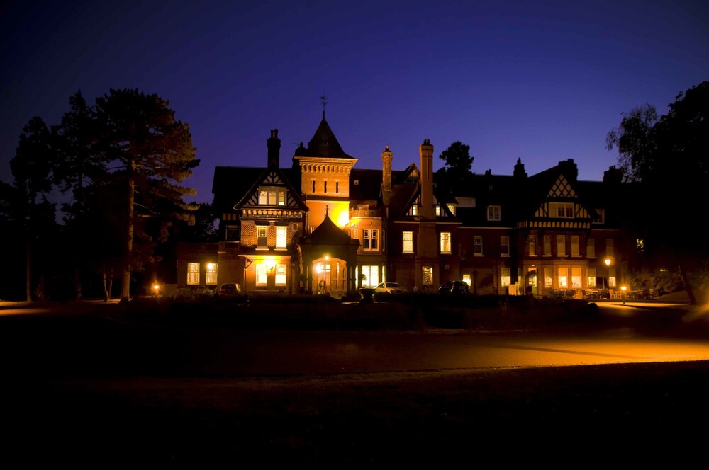Book Woodlands Park Hotel In Cobham Hotels Com