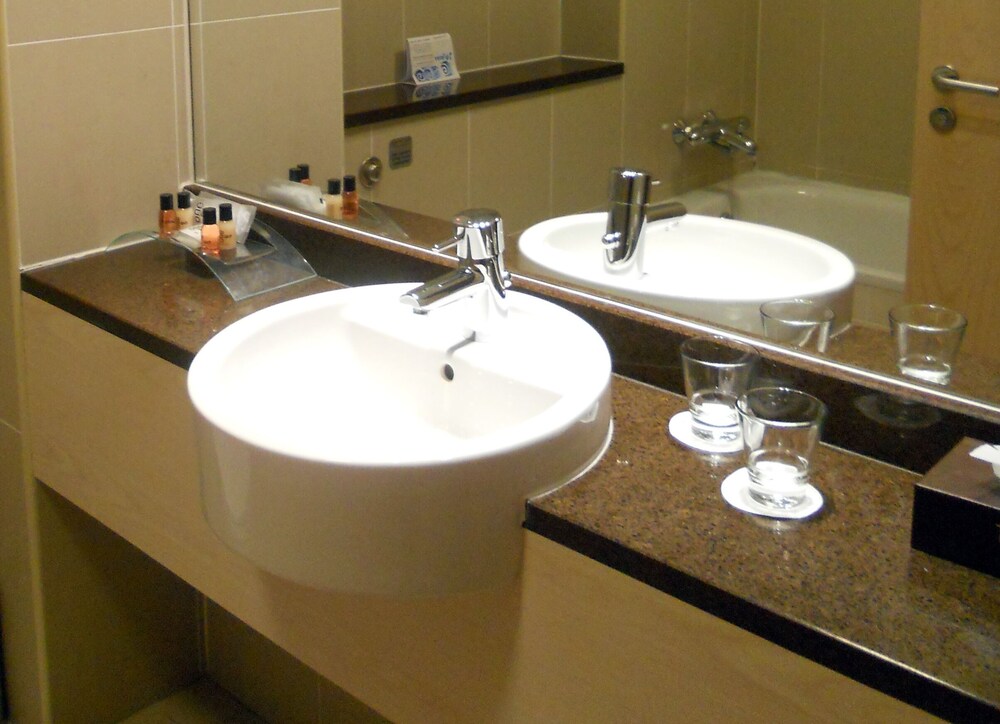 Book The George Limerick Hotel In Limerick Hotels Com