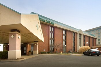 Top 10 Hotels In Columbia Illinois