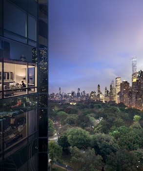 Last Minute Hotel Deals Save On Your Booking Trump International Hotel Tower New York