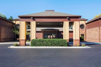 Top 10 Hotels In Zeeland Michigan