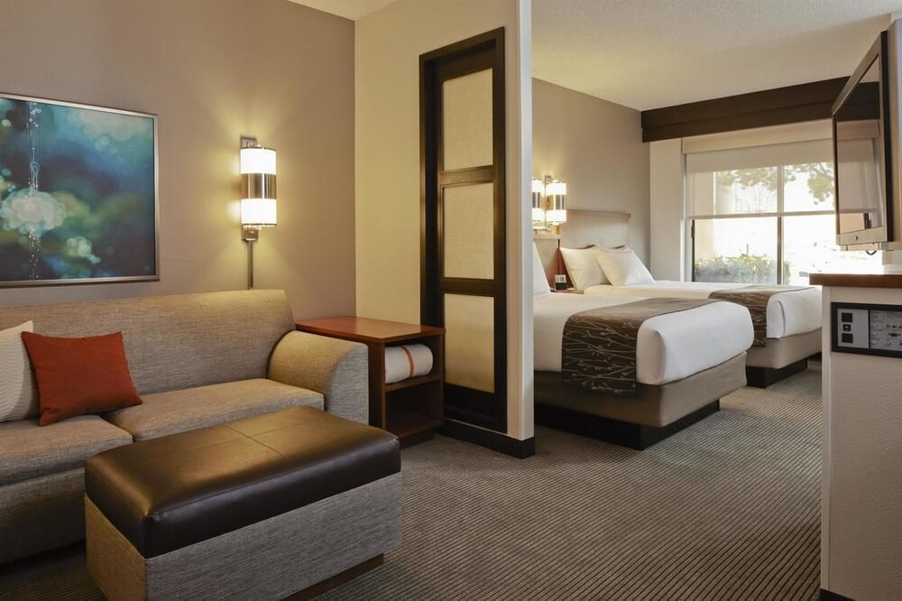 Book Hyatt Place Dallas/Park Central in Dallas