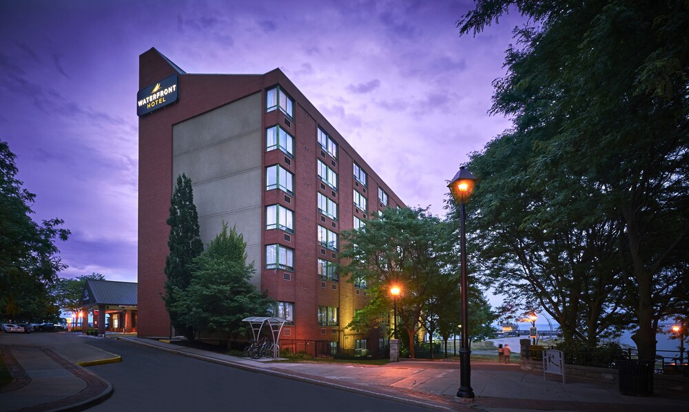 Waterfront Hotel Downtown Burlington Hamilton Canada Waterfront Hotel Downtown Burlington