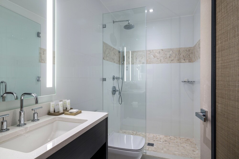 The Marlin Hotel Miami Beach 2018 Updated Price Reviews Hd The Marlin Hotel Miami Beach Deluxe Suite Balcony