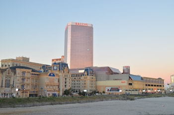 Atlantic City Hotel Deals Get The Best Deals At Hotels Com