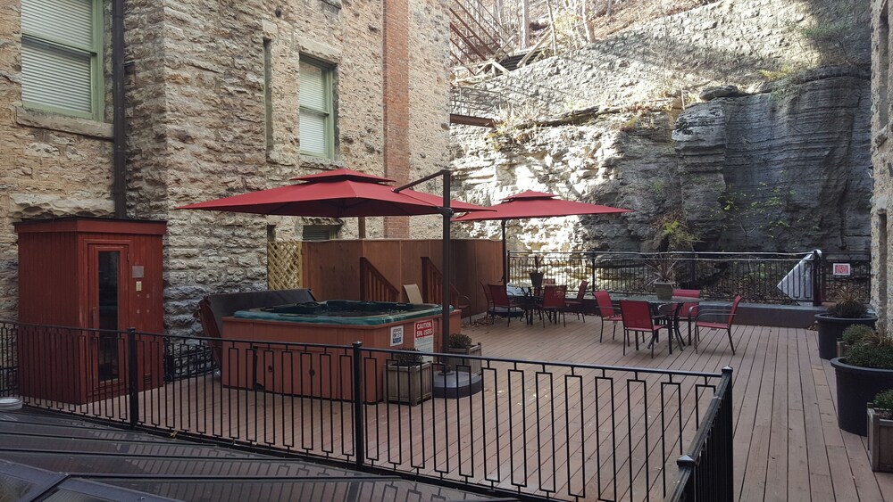Book Basin Park Hotel And Spa In Eureka Springs Hotels Basin Park Hotel And Spa Eureka Springs Outdoor Tub