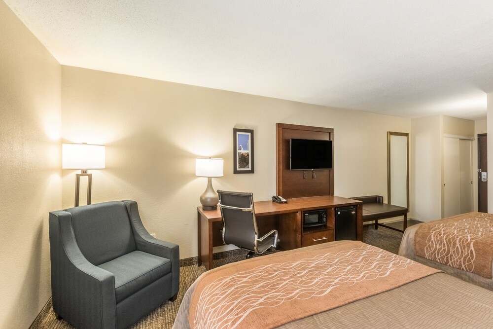 Comfort Inn Charlotte Airport Uptown 67 1 2 1 Charlotte Hotel Deals Reviews Kayak