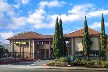 Top 10 Hotels In Pinole California