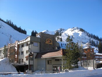 15 Closest Hotels To Squaw Valley Resort In Olympic