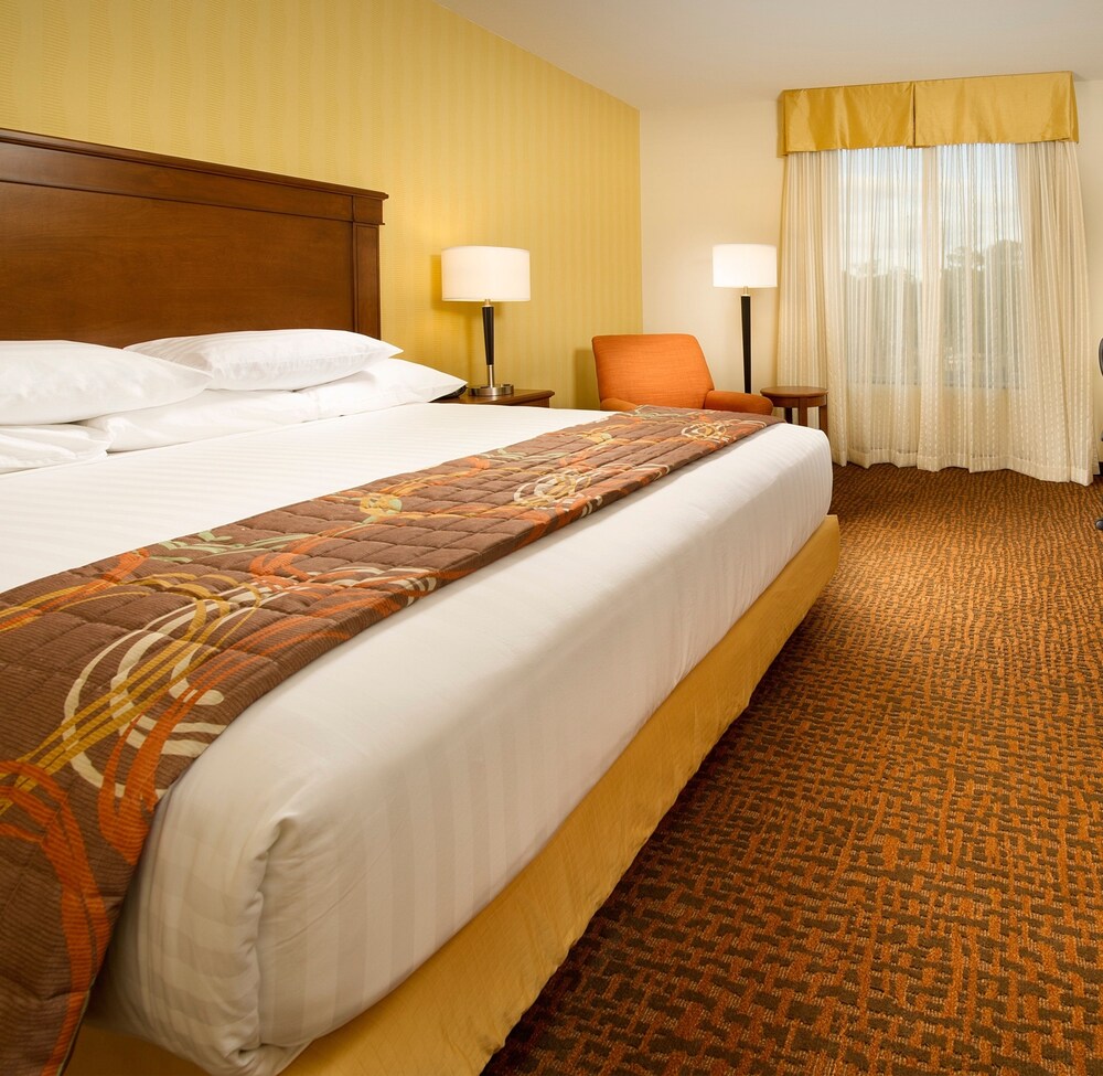 Book Drury Inn & Suites Mt. Vernon in Mount Vernon