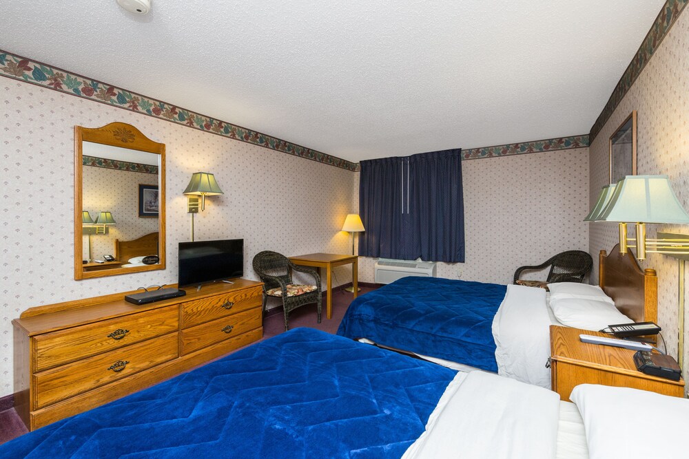 Book Heritage Inn Amana Colonies In Williamsburg Hotels Heritage Inn Amana Colonies Williamsburg