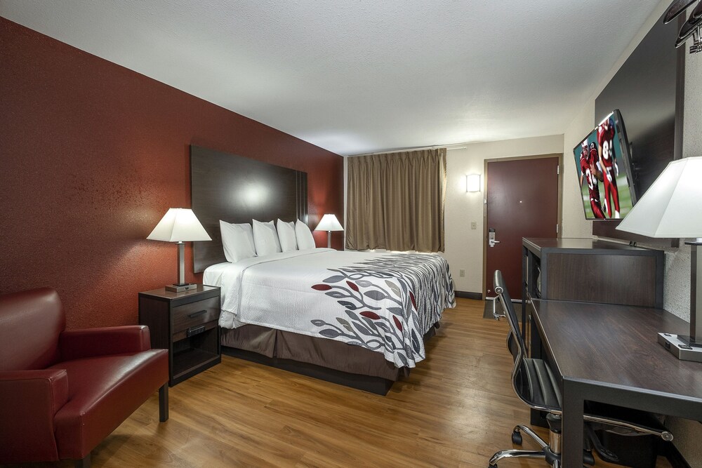 Book Red Roof Inn Freehold In Freehold Hotelscom