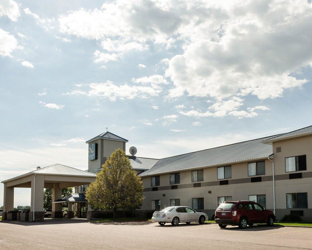 Book Quality Inn In Brandon Hotels Quality Inn Brandon