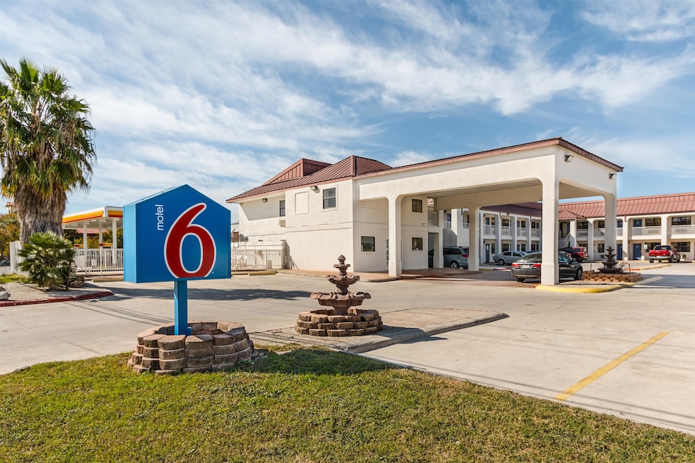 Book Motel 6 San Marcos Tx North In Hotels Motel 6 San Marcos Tx North
