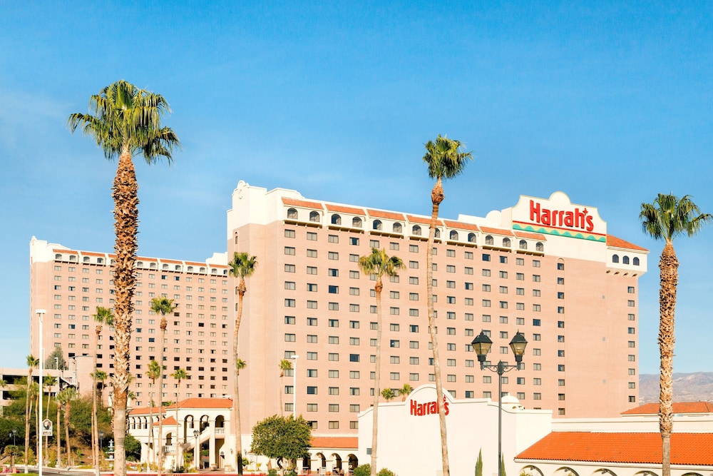 Save With These Awesome Laughlin Hotel Deals Nevada Hotels Picture Of Harrah S Laughlin Hotel In