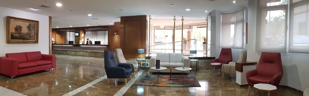 パサレラ セビリア の宿泊予約 ホテルズドットコム