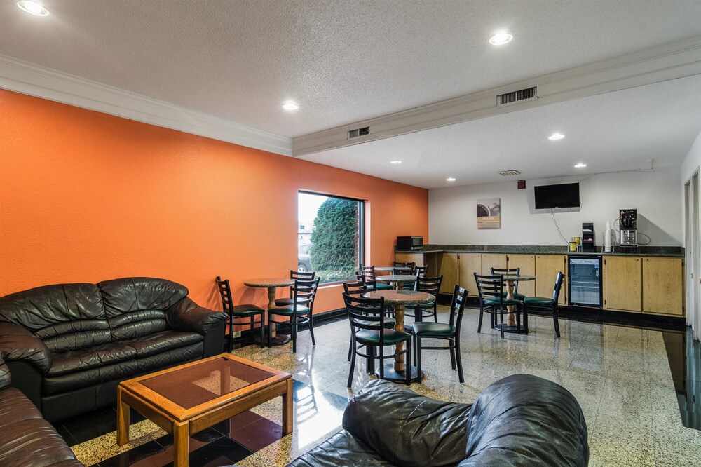 Book Motel 6 Libertyville Il In Hotels Motel 6 Libertyville Il