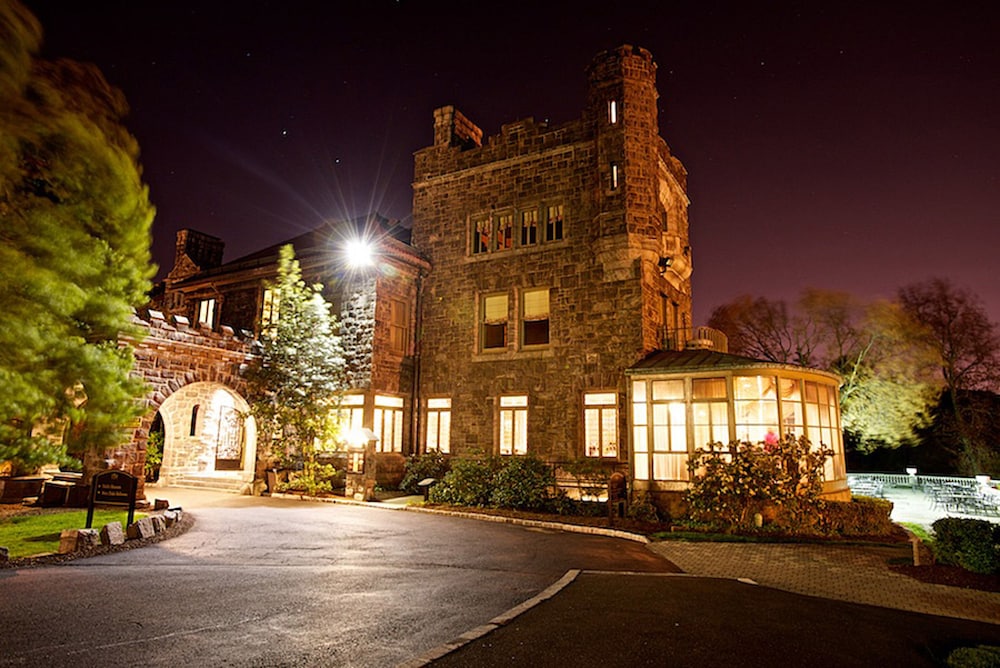 Book Tarrytown House Estate on the Hudson in Tarrytown