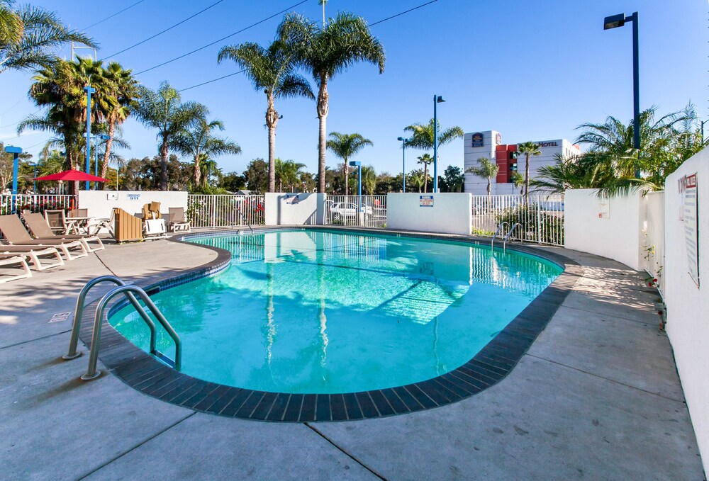 Book Motel 6 Los Angeles Lax In Inglewood Hotels Com