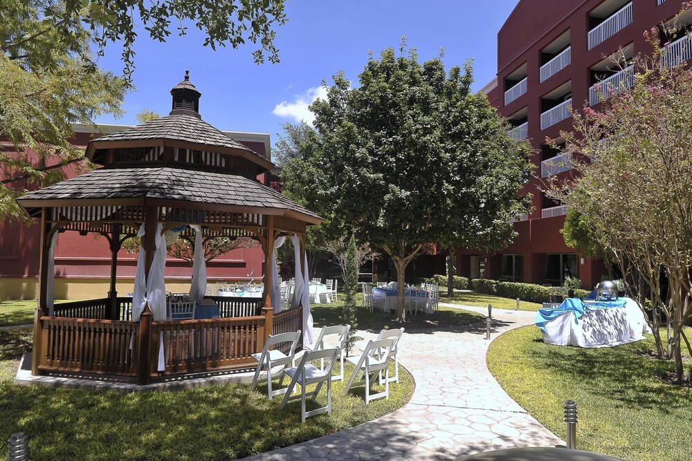 コートヤード バイ マリオット モンテレー エアポート アポダカ の宿泊予約 ホテルズドットコム