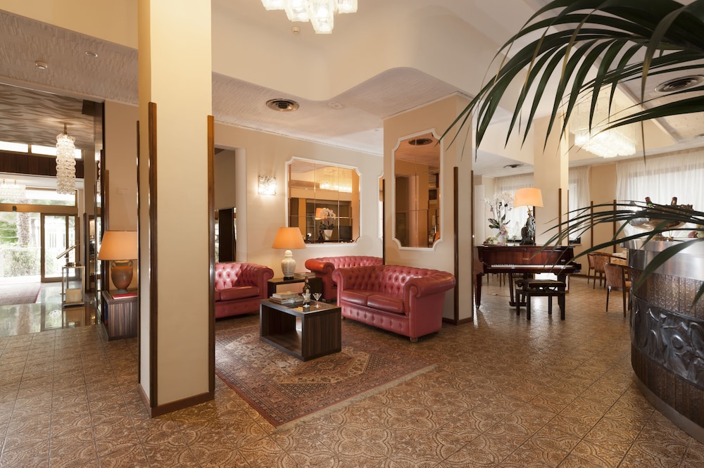 Book Waldorf Suite Hotel in Rimini