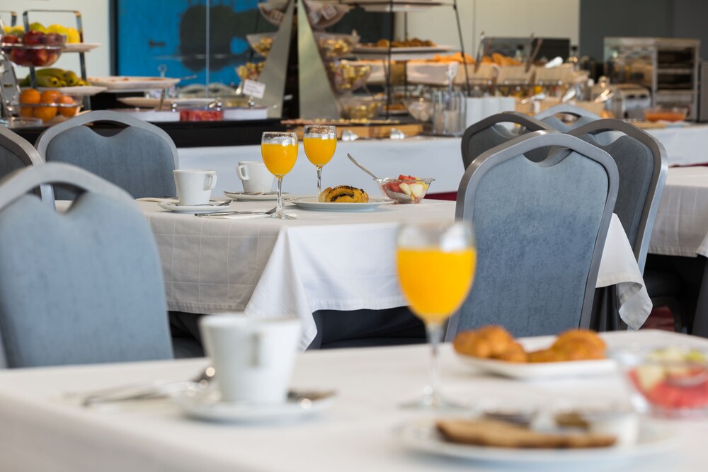 Book Hotel Avenida In San Sebastian Hotels Com