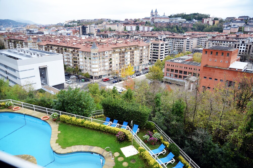Book Hotel Avenida In San Sebastian Hotels Com