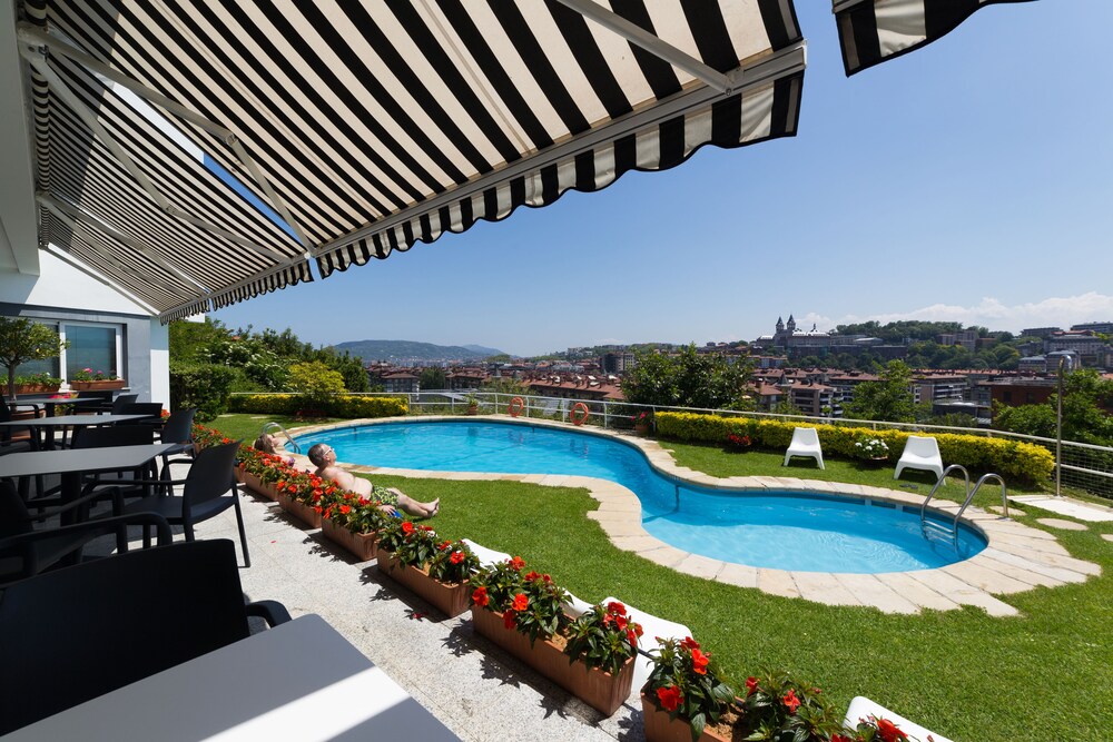 Book Hotel Avenida In San Sebastian Hotels Com
