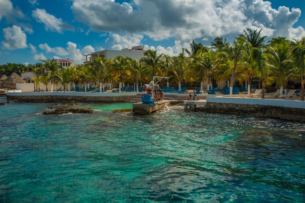 Book Hotel Cozumel & Resort in Cozumel