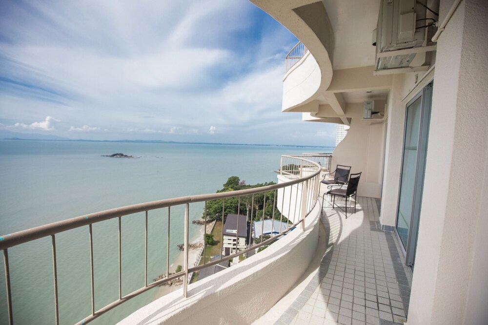 Book Rainbow Paradise Beach Resort In George Town Hotels Com