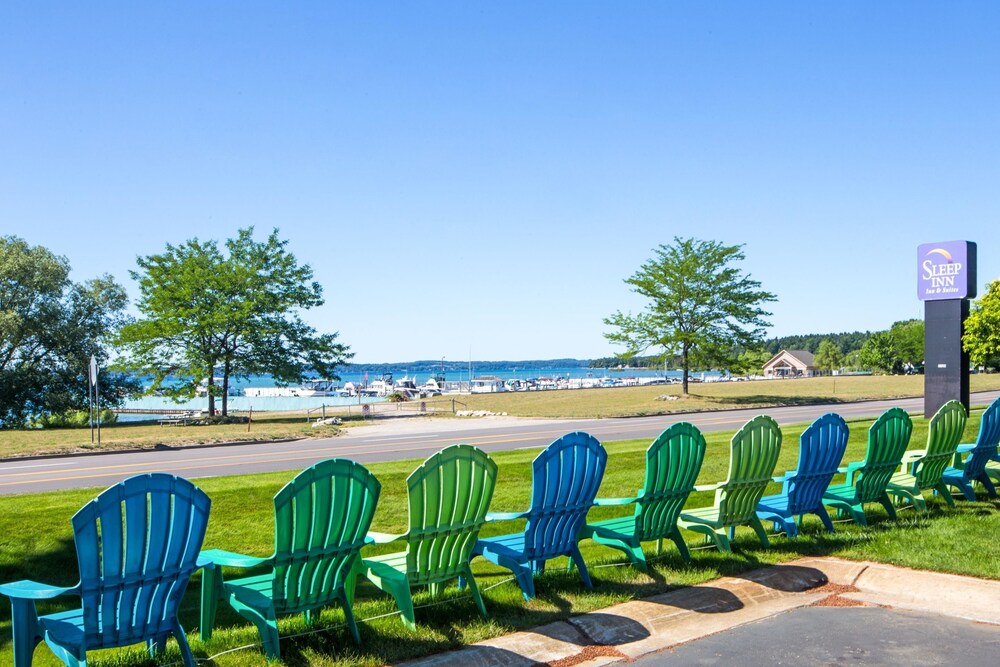 Book Sleep Inn Suites Acme Traverse City In Sleep Inn Suites Acme Traverse City Williamsburg