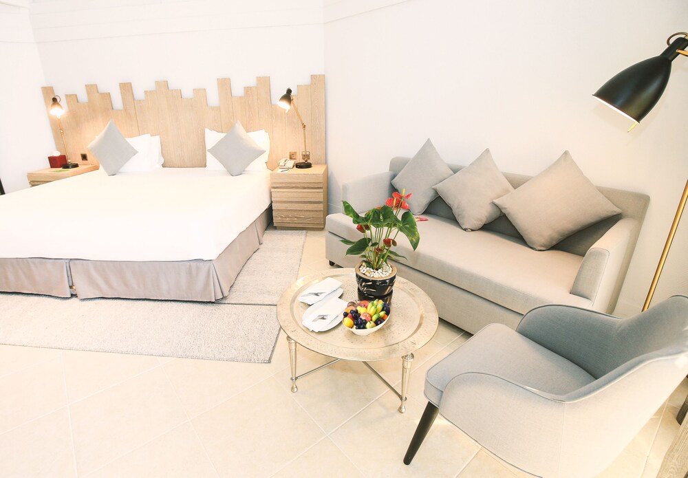 أثاث غرفة نوم بيضاء ظلال ممكنة وقواعد الجمع الداخلية