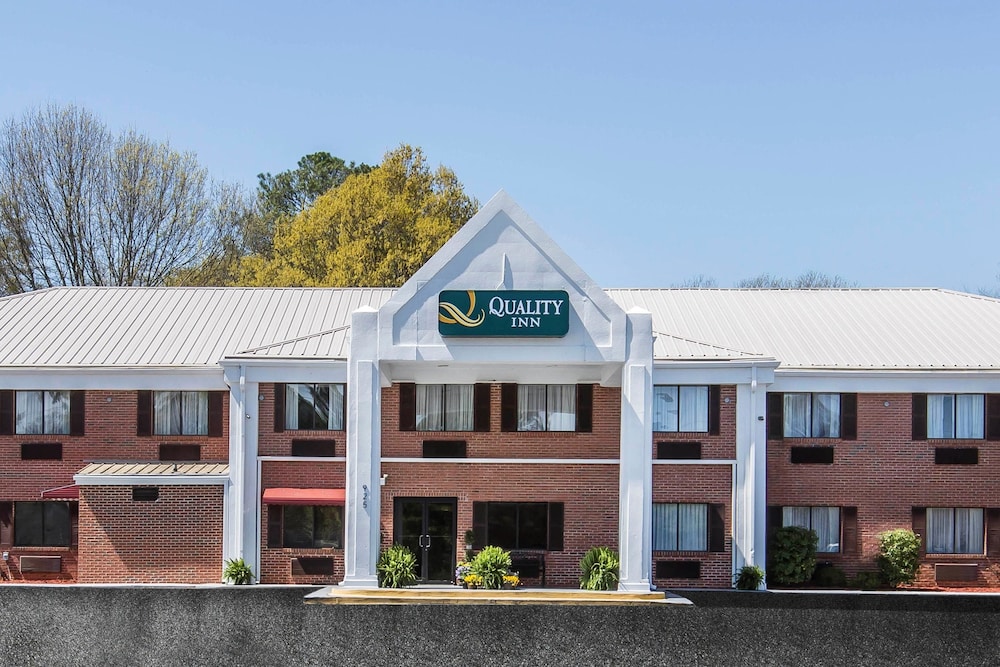 Book Quality Inn In Cedartown Hotels Quality Inn Cedartown