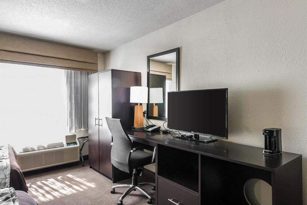 Book Sleep Inn Suites In St Charles Hotels Com Sleep Inn Suites St Charles Suite 2 Queen Beds Non
