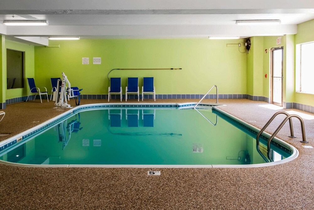Book Sleep Inn Suites In St Charles Hotels Com Sleep Inn Suites St Charles