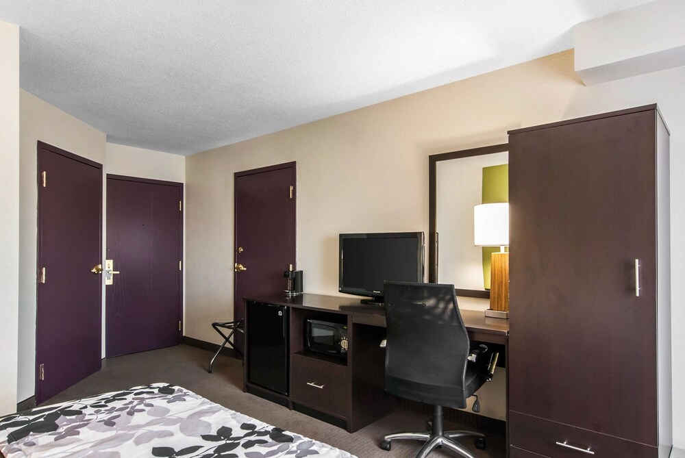 Book Sleep Inn Suites In St Charles Hotels Com