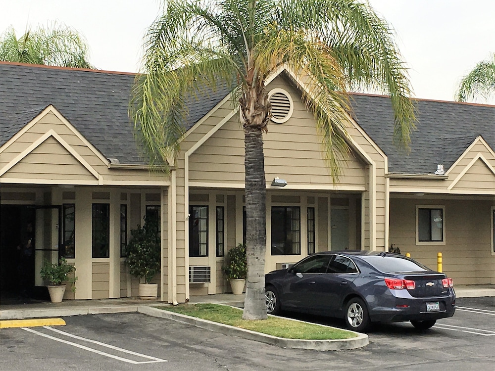 Book Good Nite Inn Redlands in Redlands