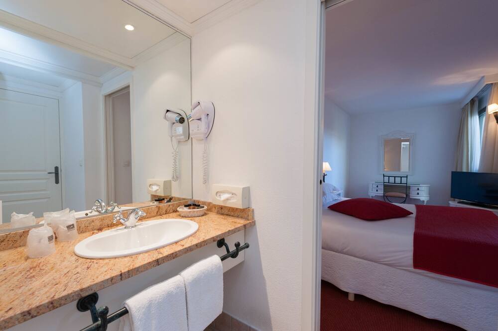 Book Avignon Grand Hotel in Avignon | Hotels.com