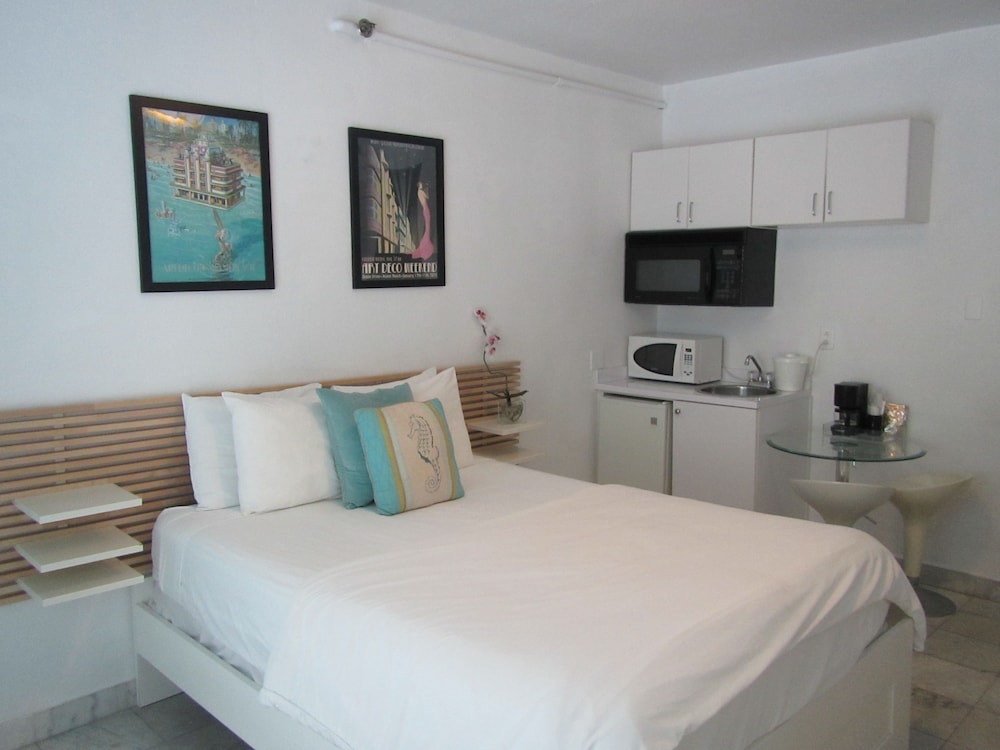 Book Royal South Beach Hotel In Miami Hotels Royal South Beach Hotel Miami Deluxe Studio 1 Queen Bed Guest