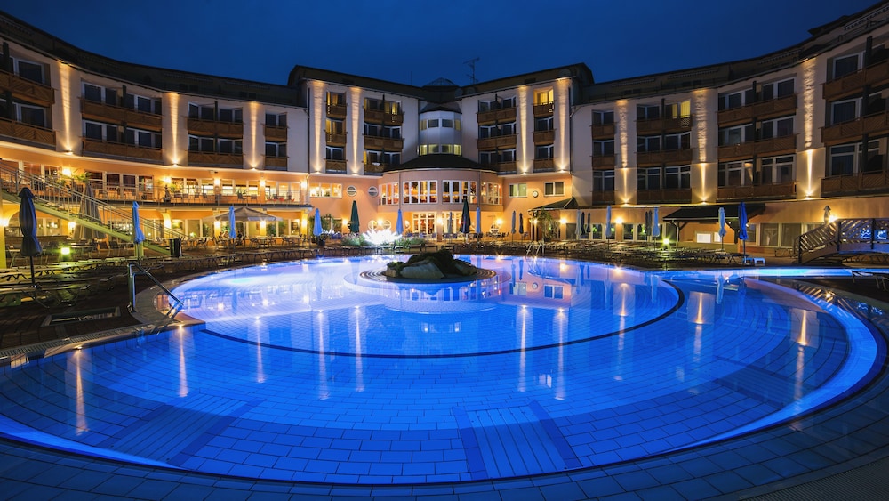 Book Lotus Therme Hotel & Spa in Heviz