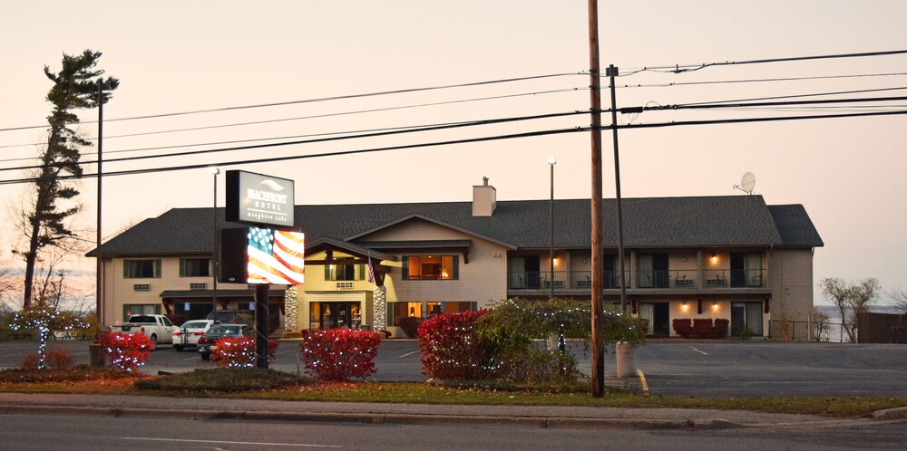 Book Beachfront Hotel In Houghton Lake Hotels Beachfront Hotel Houghton Lake