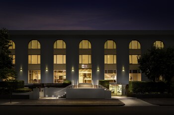 Picture of Best Western Plus Travel Inn Hotel in Carlton